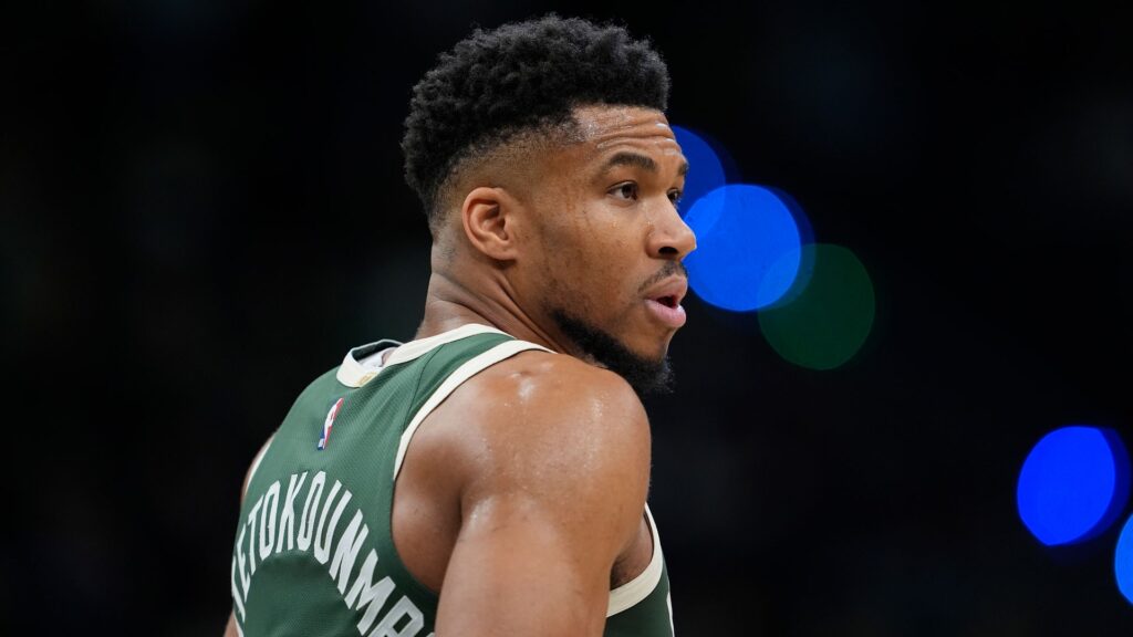 giannis-1920-2257606191.jpg